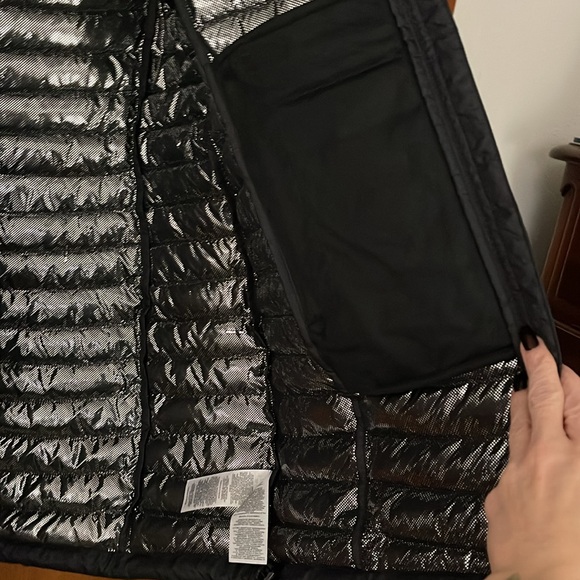 Women's Columbia Omni White out Black Quilted Jacket size medium - Picture 9 of 10